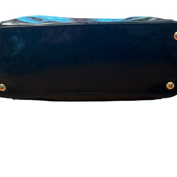 Michael Kors Black and Tan Tote Bag with Gold Hardware - Picture 5 of 9